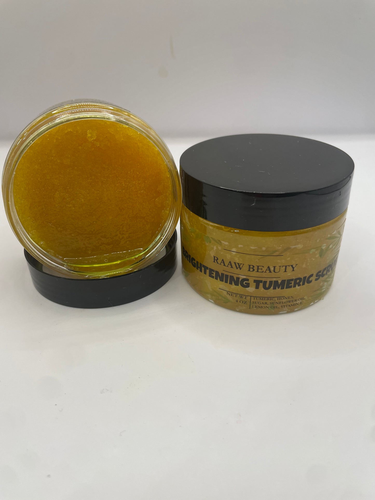 BRIGHTENING TUMERIC SCRUB